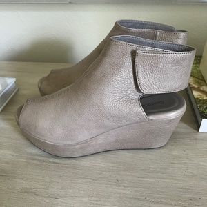 Chocolate Blu Leather wedge